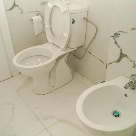 Cozy In Τίρανα