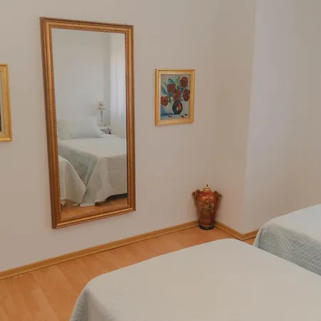 Cozy In Τίρανα