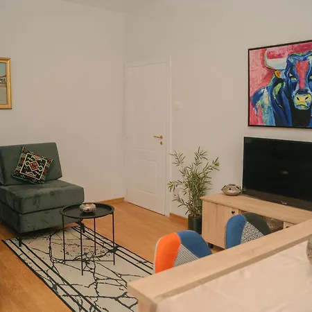 Cozy In Apartment Tirana